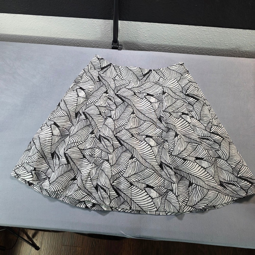 LOFT Black White Abstract Leaf Print A-Line Mini Skirt with Pockets Size 0